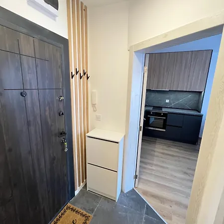 двустаен в младост 아파트