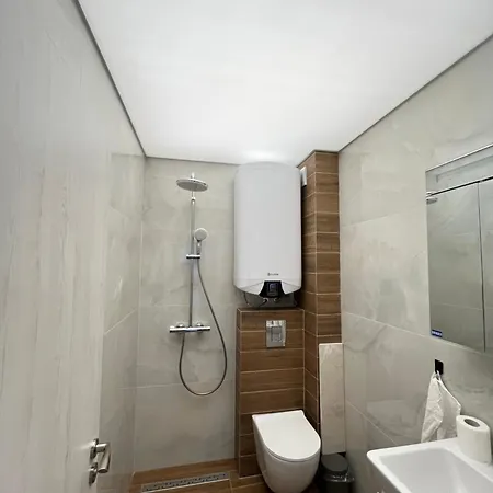 двустаен в младост * 바르나